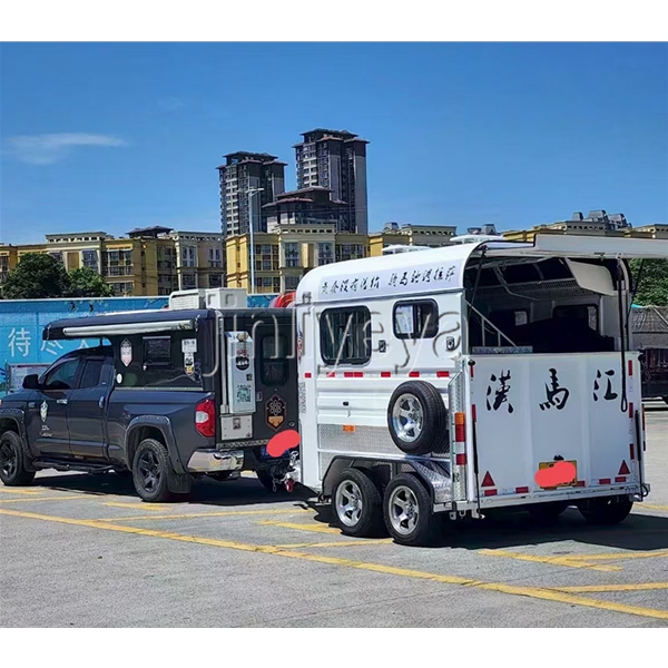 北京两马位马车